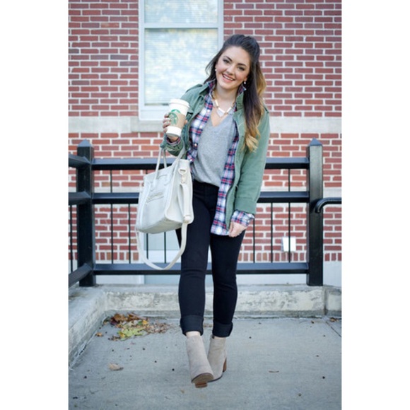 Chic Grey Faux Suede Cute Wooden Ankle Booties - Picture 2 of 14